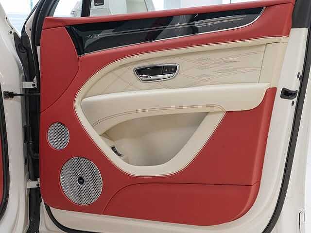 12:Bentley Bentayga EWB Azure First Edition V8, SUV, Glacier White, Bentley Dubai