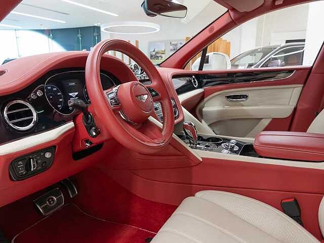 8:Bentley Bentayga EWB Azure First Edition V8, SUV, Glacier White, Bentley Dubai