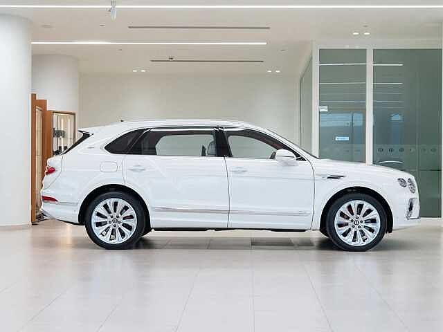 4:Bentley Bentayga EWB Azure First Edition V8, SUV, Glacier White, Bentley Dubai